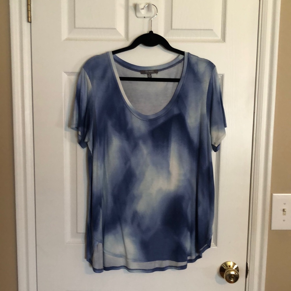 Lisa Rinna blue tunic shirt